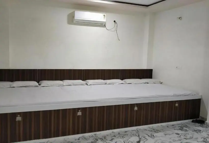 ファミリールーム, Rajlakshmi Guest House