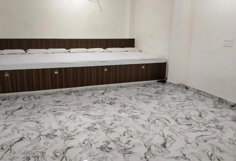 ファミリールーム, Rajlakshmi Guest House