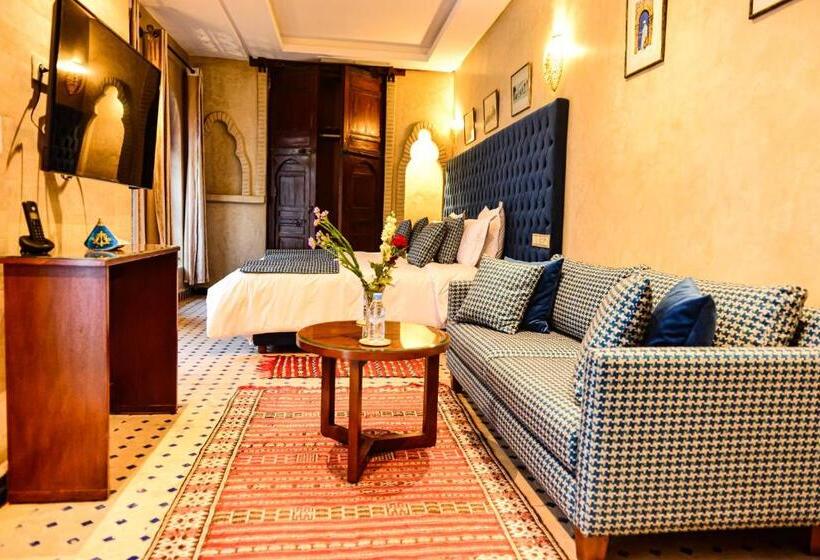 سوییت اجرایی, Riad Al Mazhar