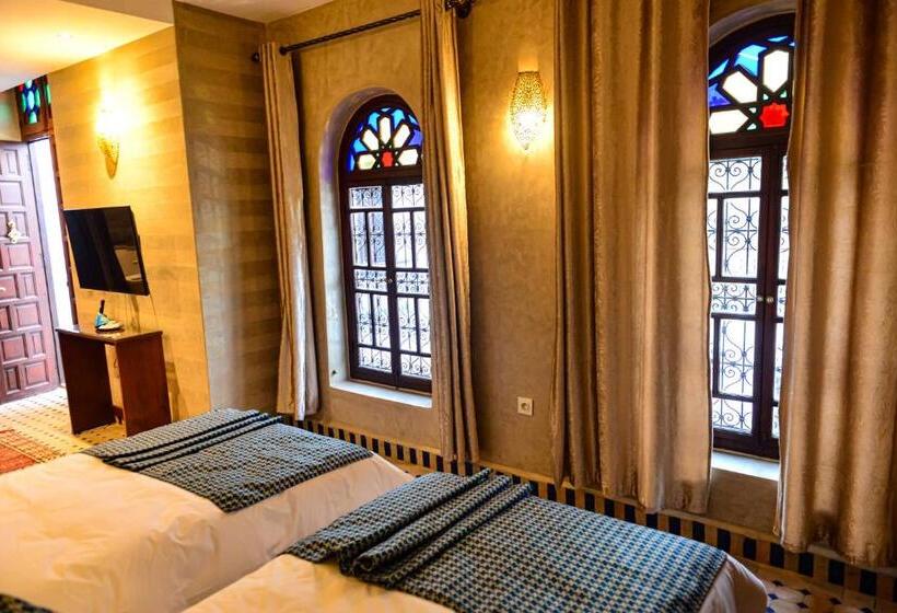 سوییت اجرایی, Riad Al Mazhar