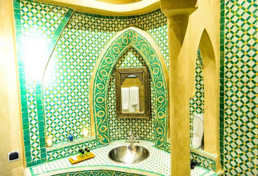 سوییت, Riad Al Mazhar