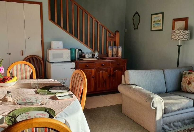 침실 2개 주택, Century House B & B Flatlette