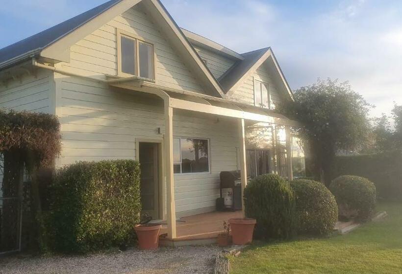 Дом 2 Спальни, Century House B & B Flatlette