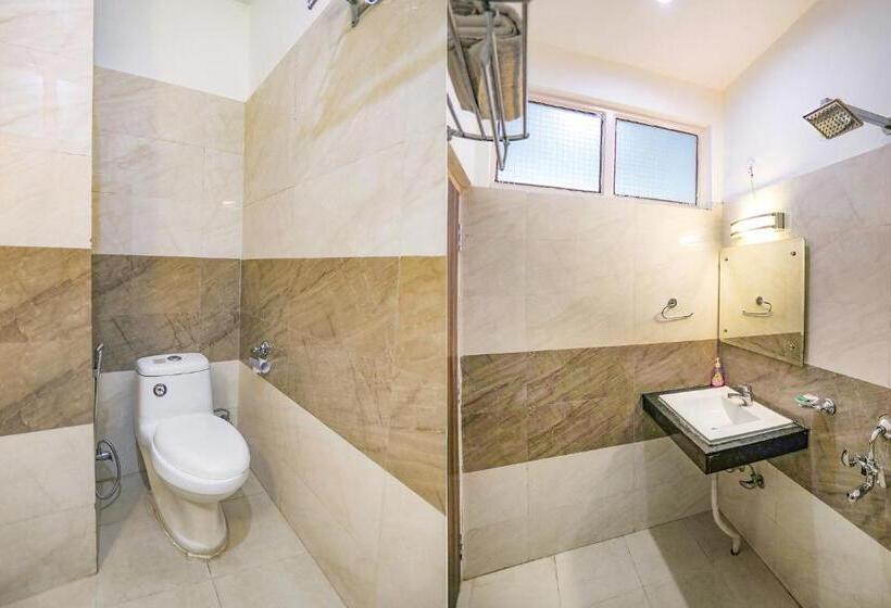 اتاق لوکس با بالکن, Fabhotel Aravali Suites