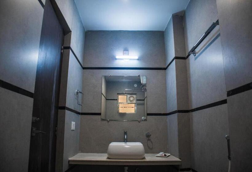 اتاق لوکس با چشم‌انداز دریا, Gc International