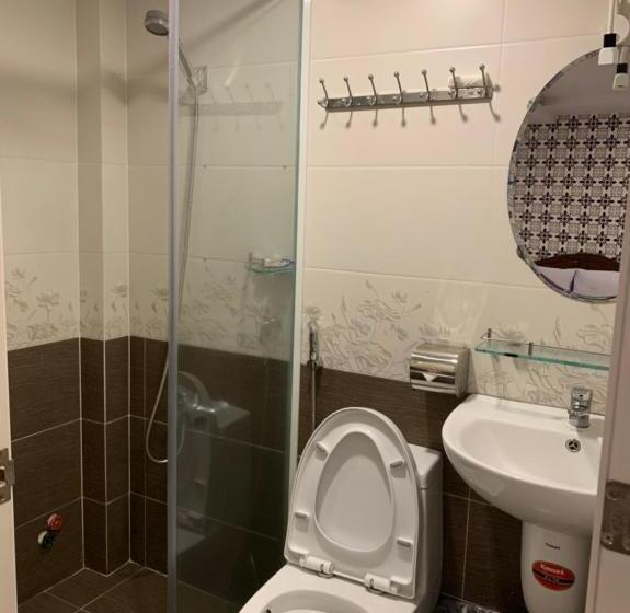 اتاق استاندارد, Hoang Yen Nhi