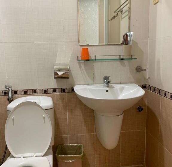 اتاق سوپریور, Hoang Yen Nhi