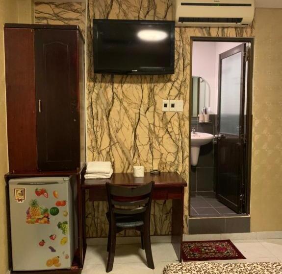 اتاق سوپریور, Hoang Yen Nhi