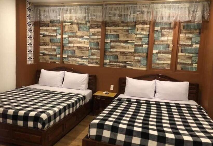 اتاق استاندارد, Hoang Yen Nhi