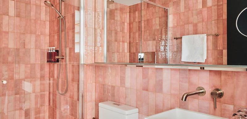 غرفة كلوب سرير كينج, Quincy Hotel Melbourne