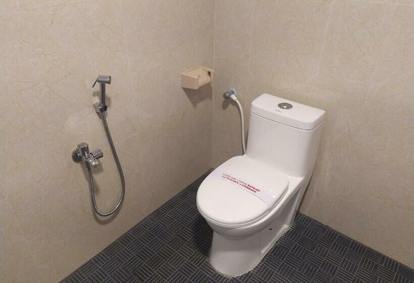 חדר משפחתי, Rani And Rani Residency