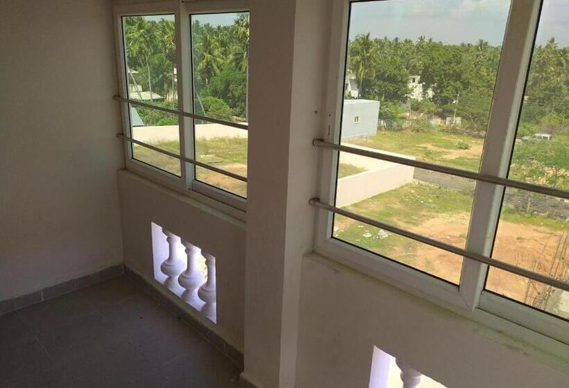 חדר משפחתי, Rani And Rani Residency