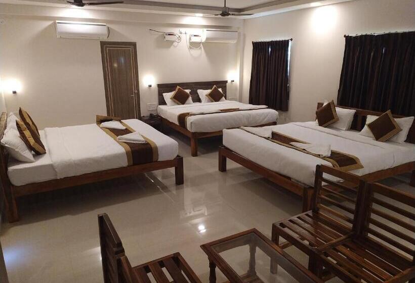 חדר משפחתי, Rani And Rani Residency