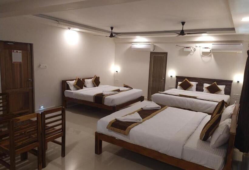 חדר משפחתי, Rani And Rani Residency