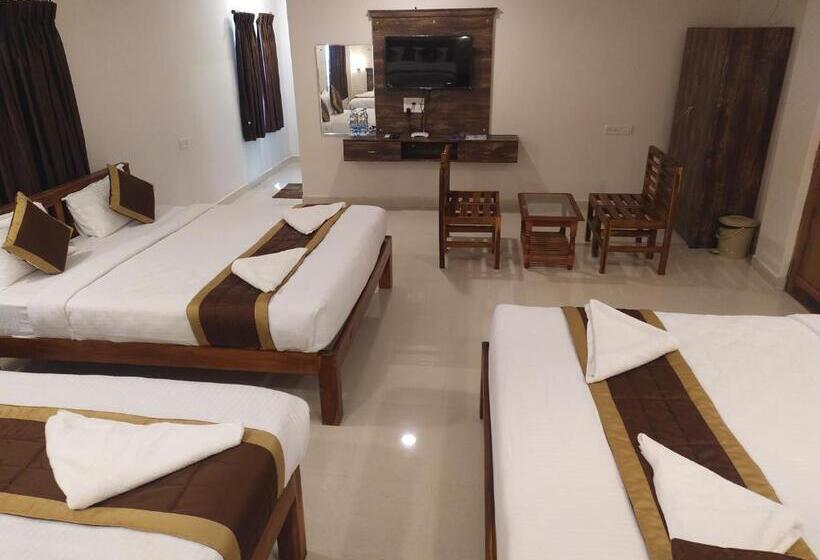 חדר משפחתי, Rani And Rani Residency