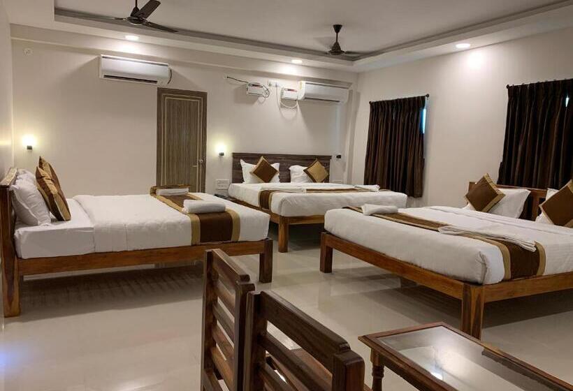 חדר משפחתי, Rani And Rani Residency