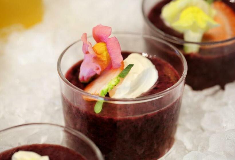 غرفة كلوب سرير كينج, Quincy Hotel Melbourne