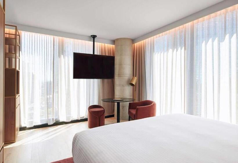 غرفة كلوب سرير كينج, Quincy Hotel Melbourne