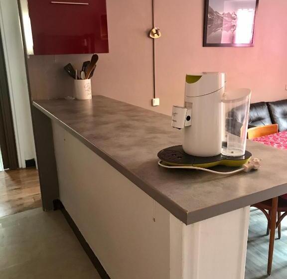 דירת שני חדרים, La Condaminoise