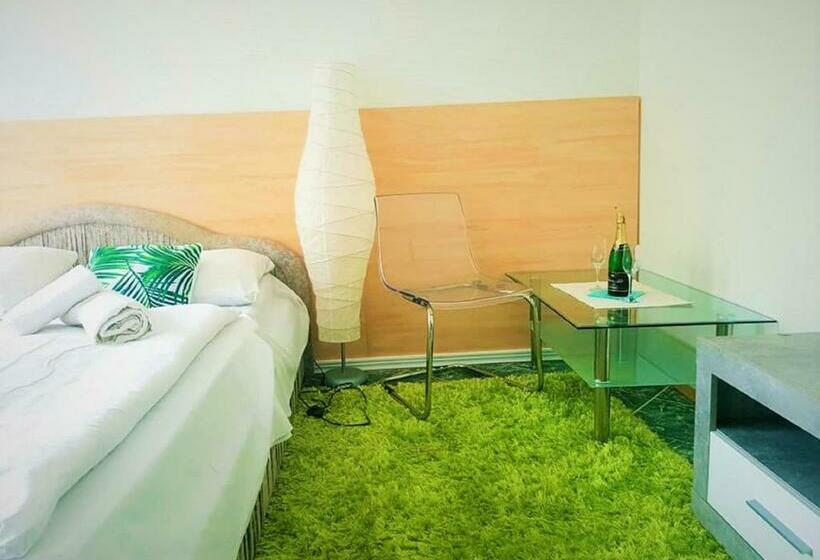 חדר סטנדרט, Admiral