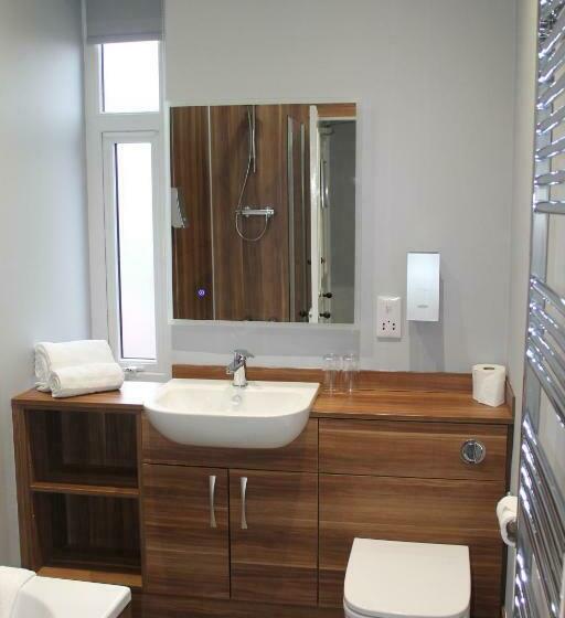 غرفة عائلية, Northern Sands