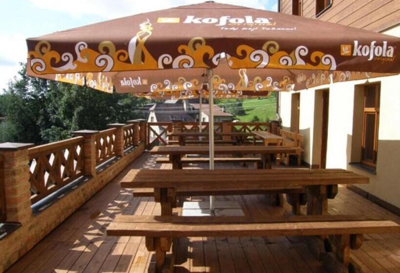 家庭间, Penzion Pila