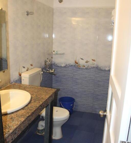 חדר משפחתי, Qees Empire Beach Resort