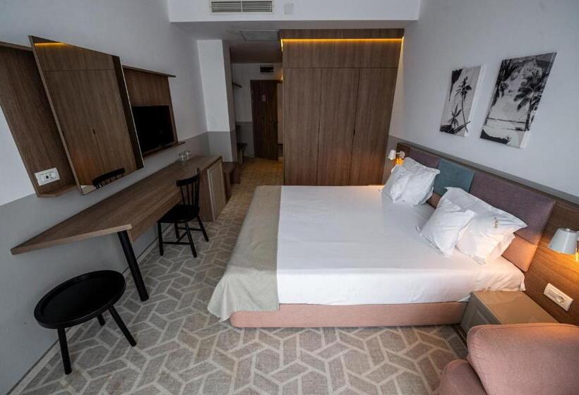 스탠다드 발코니 룸, Clas Mamaia Nord