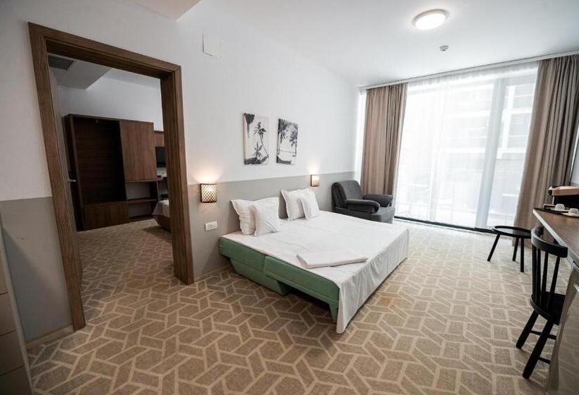 סוויטה עם מרפסת, Clas Mamaia Nord