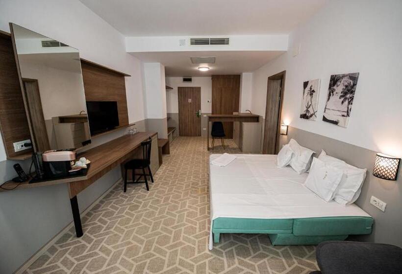 발코니가 있는 스위트, Clas Mamaia Nord