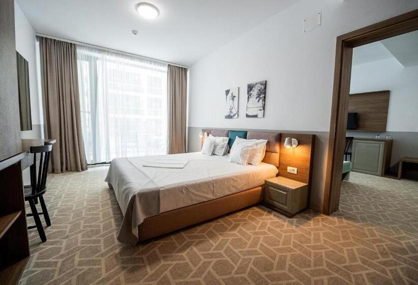 발코니가 있는 스위트, Clas Mamaia Nord