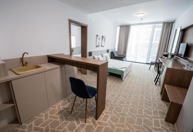 발코니가 있는 스위트, Clas Mamaia Nord