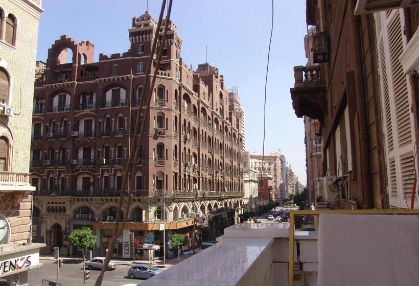 اتاق خانوادگی, Velvet