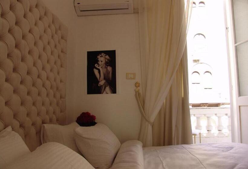 اتاق خانوادگی, Velvet