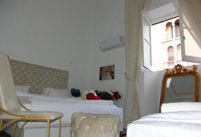 اتاق خانوادگی, Velvet