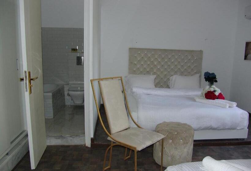 اتاق خانوادگی, Velvet