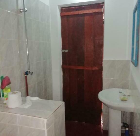 חדר סטנדרט חדר אמבטיה משותף, Sunny House Paje