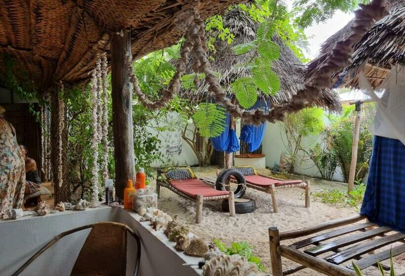 חדר סטנדרט חדר אמבטיה משותף, Sunny House Paje