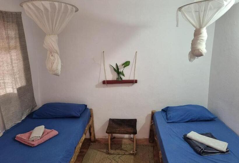 חדר סטנדרט חדר אמבטיה משותף, Sunny House Paje