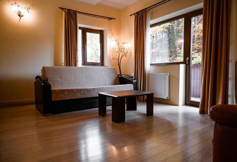 سوییت, Pensiunea Anotimpuri