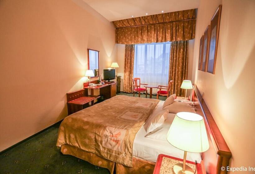 اتاق استاندارد, Ea Hotel Rokoko