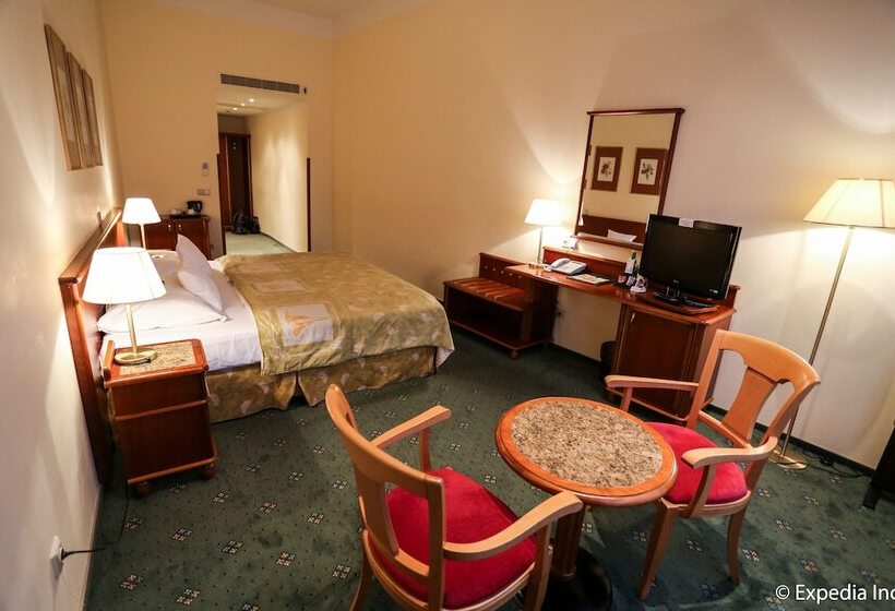 اتاق استاندارد, Ea Hotel Rokoko