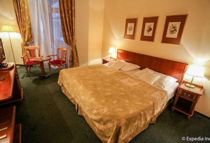 اتاق استاندارد, Ea Hotel Rokoko