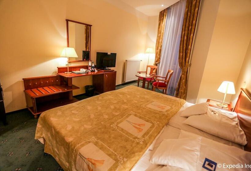 اتاق استاندارد, Ea Hotel Rokoko