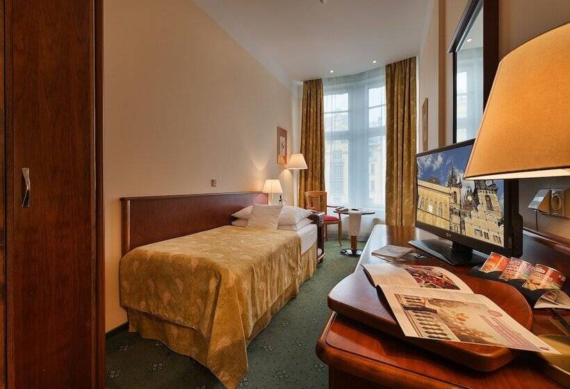 اتاق استاندارد یک نفره, Ea Hotel Rokoko