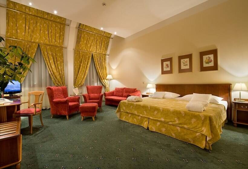 سوییت جونیور, Ea Hotel Rokoko