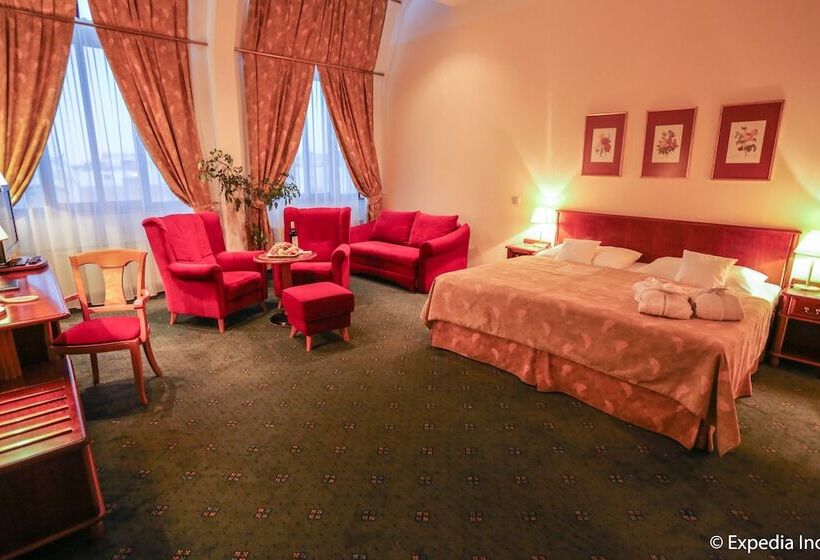 سوییت جونیور, Ea Hotel Rokoko