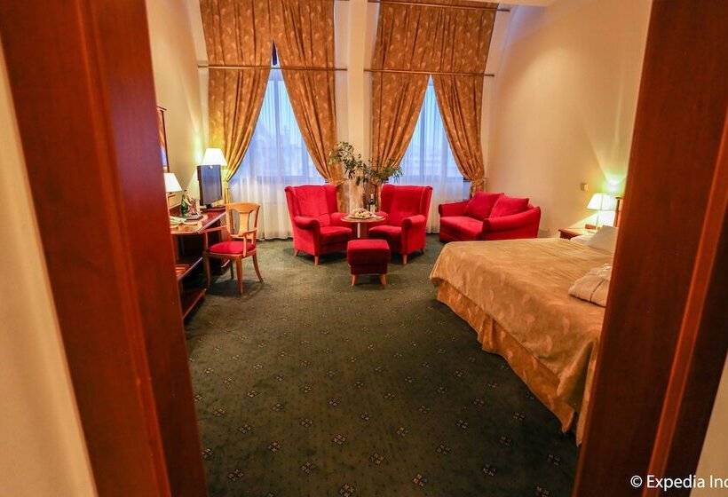 سوییت جونیور, Ea Hotel Rokoko