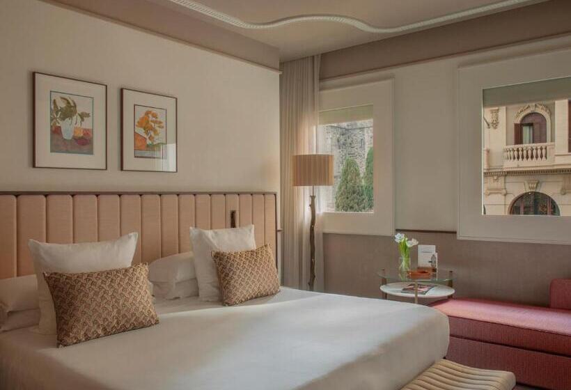 Номер Deluxe Кровать Кинг, Grand Hotel Central, Small Luxury Hotels