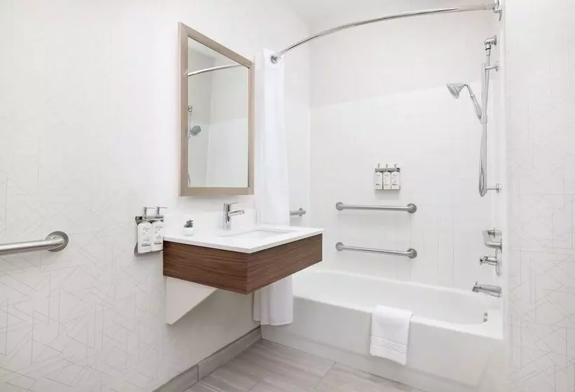 سوئیت برای معلولان, Holiday Inn Express Las Vegas Stadium Area, An Ihg